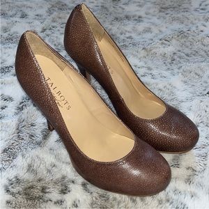 Talbots pretty brown pebble pumps